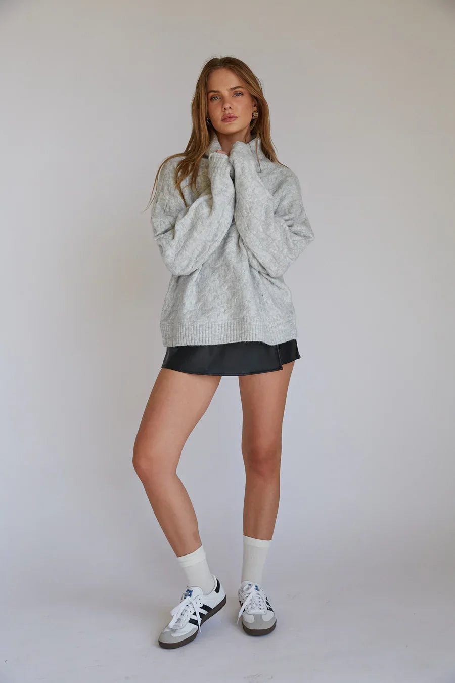 Pull col roulé en tricot torsadé August