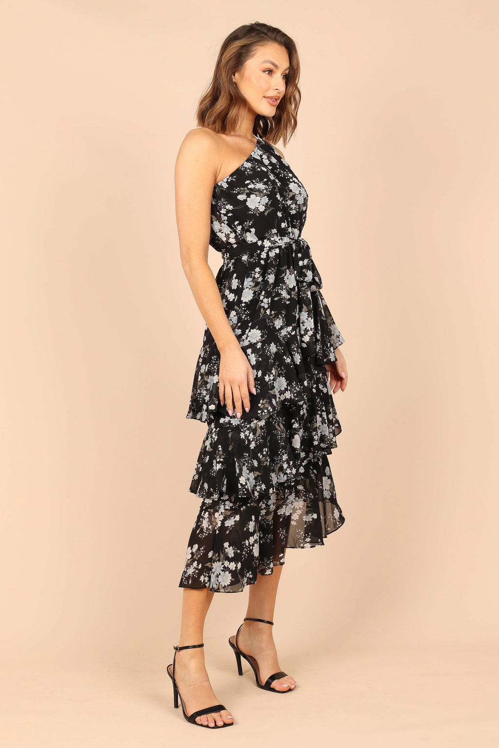 Robe mi-longue asymétrique à volants Brigette - Imprimé floral noir