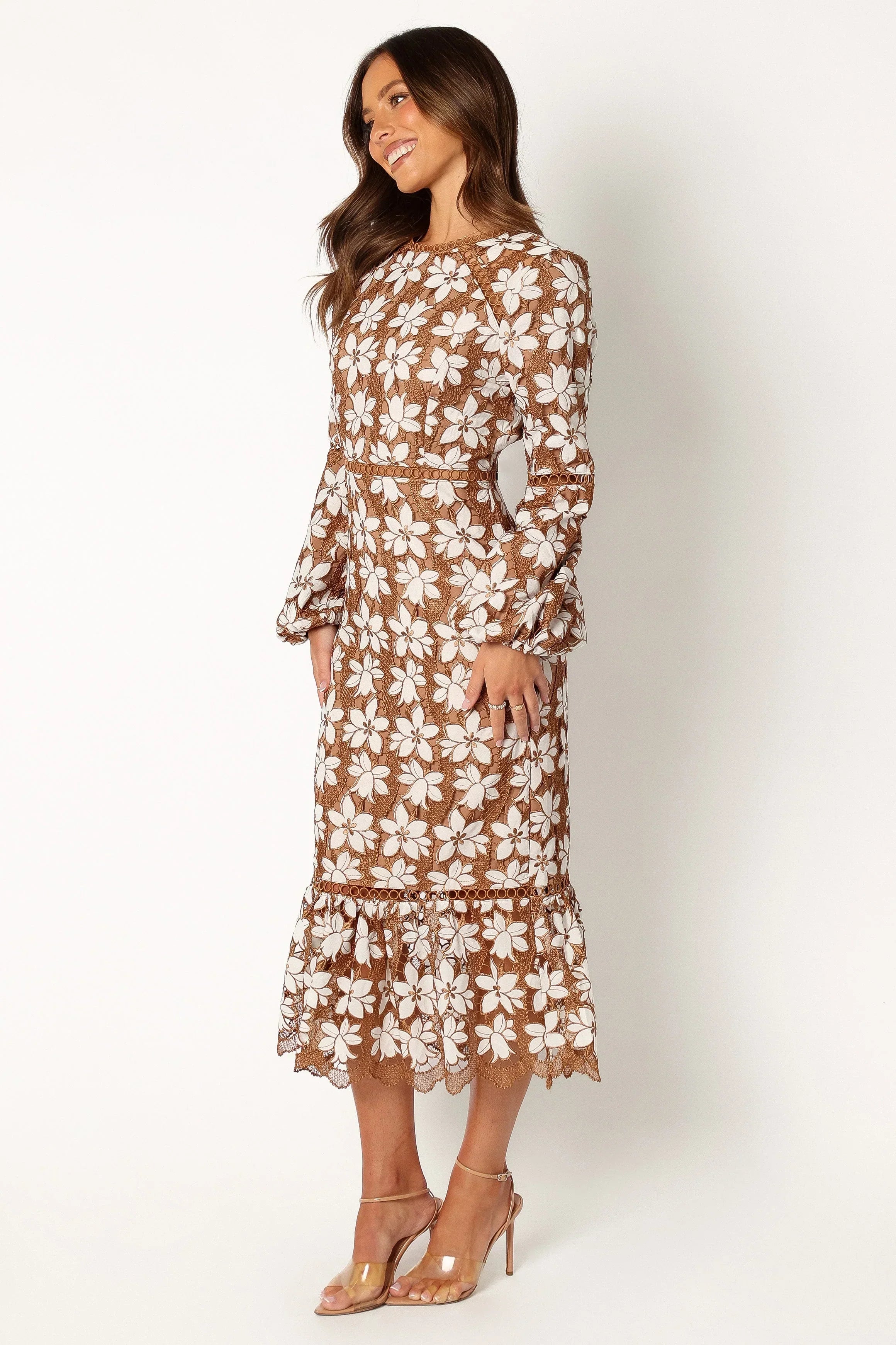 Robe longue en dentelle à manches longues Pierre - Mocha