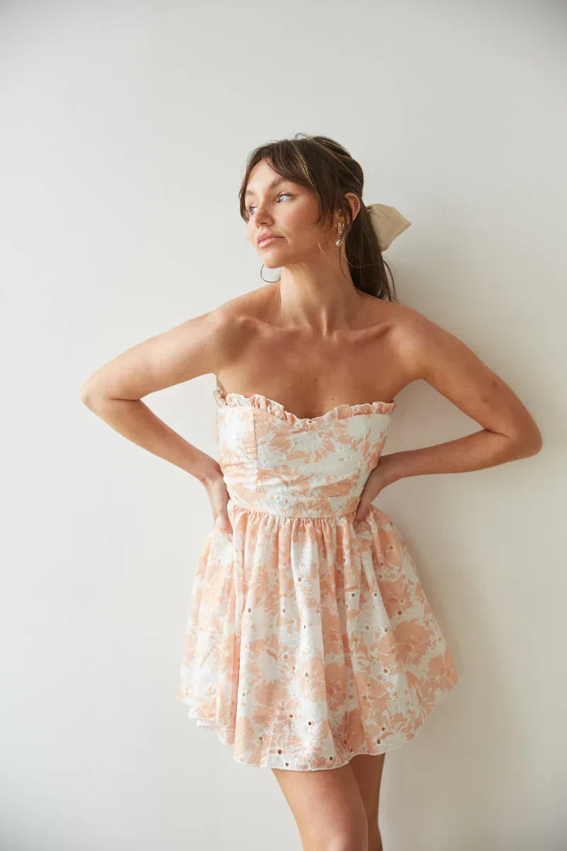 Mini-robe Kaylie en dentelle œillet florale