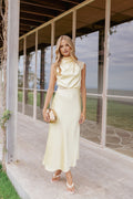 Robe longue en dentelle à col montant Anabelle - Jaune beurre