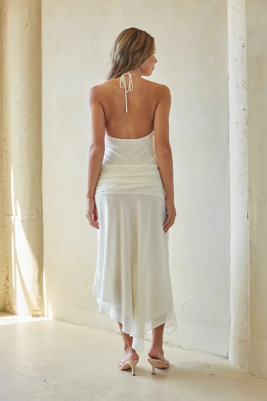 Robe midi Cora Chiffon à dos nu