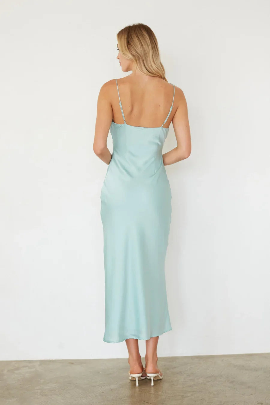 Robe longue en satin Amika