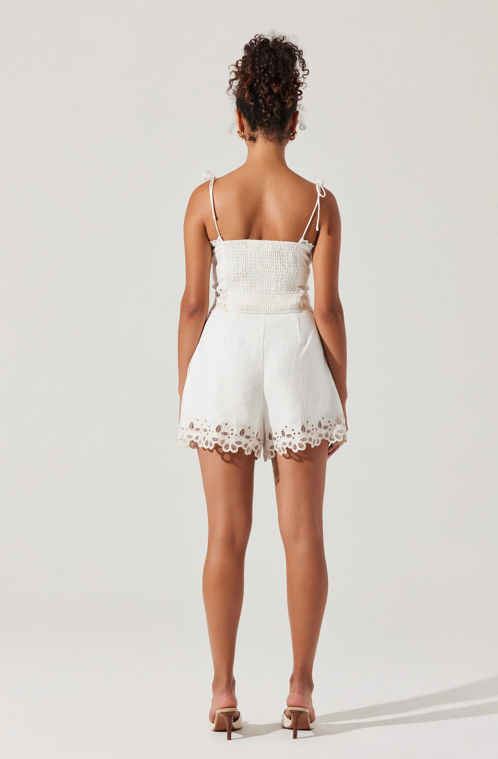 Short brodé en lin Kiya
