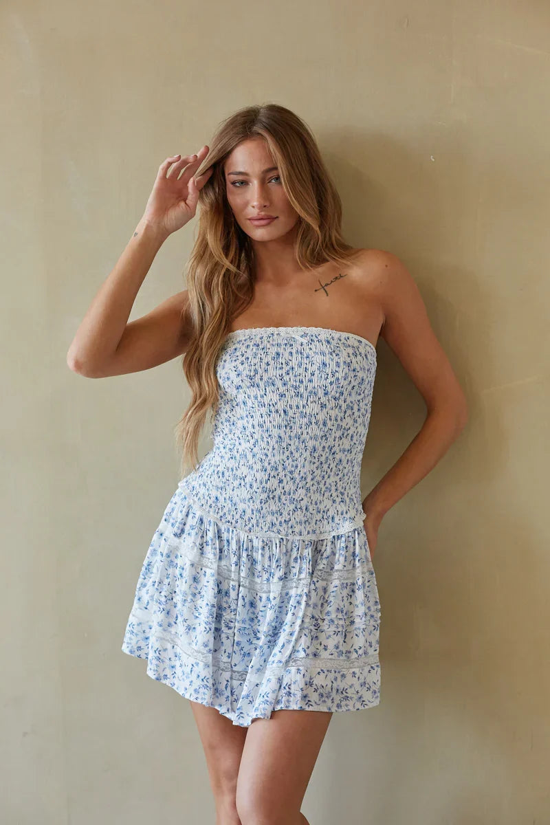 Robe courte à fleurs smockée Emmerson
