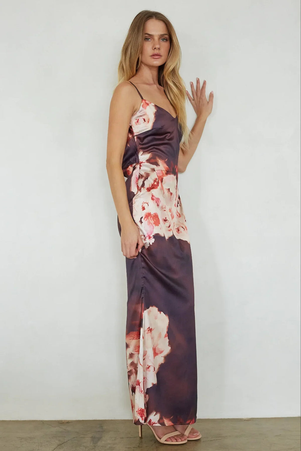 Robe longue Jenny en satin fleuri