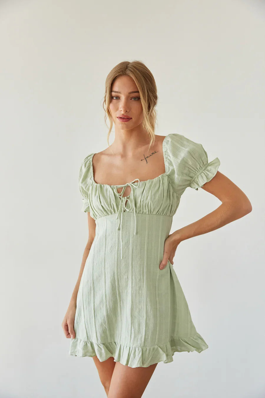 Mini-robe à manches bouffantes et vichy Clover