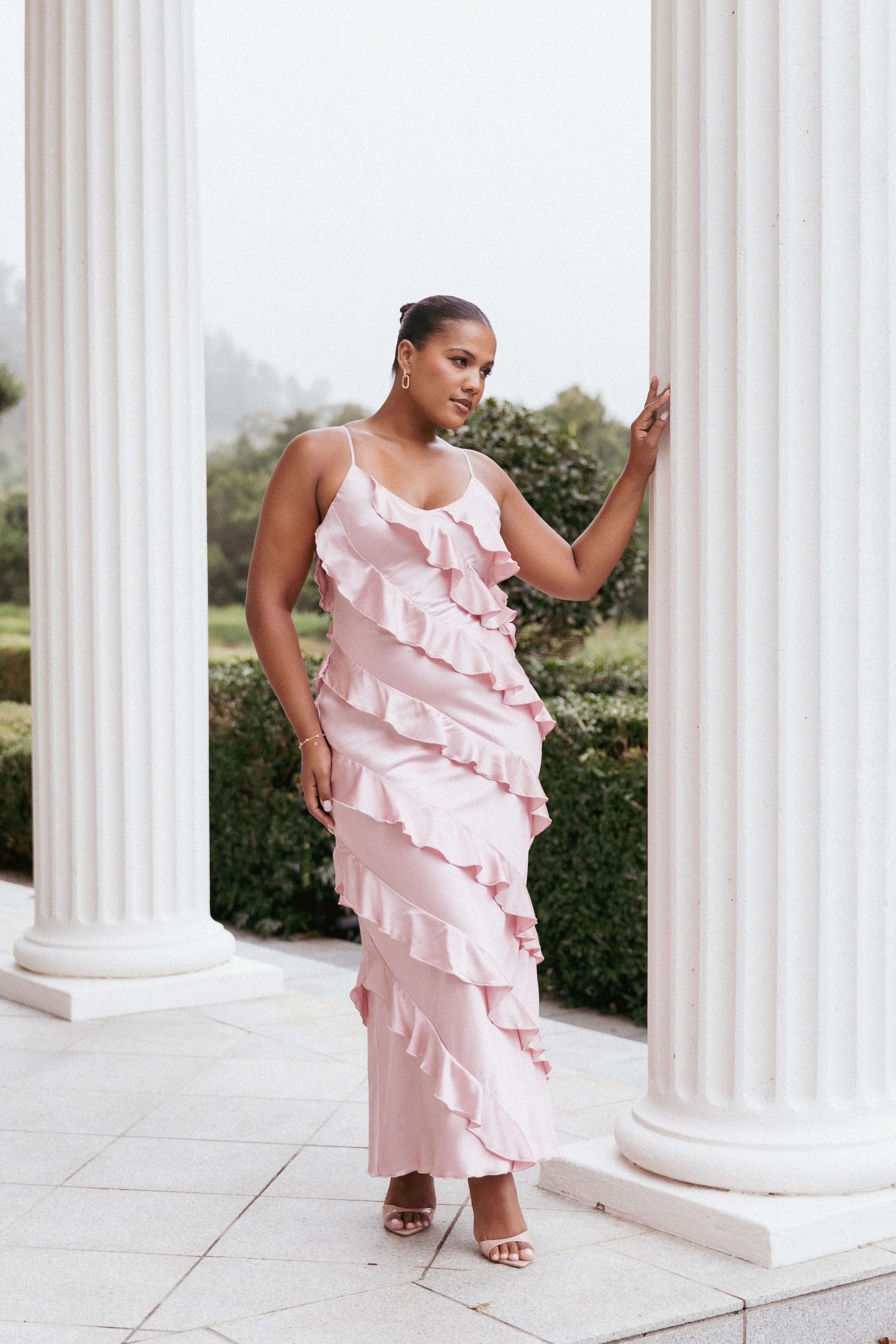Robe longue en satin Ciao Ruffles - Rose