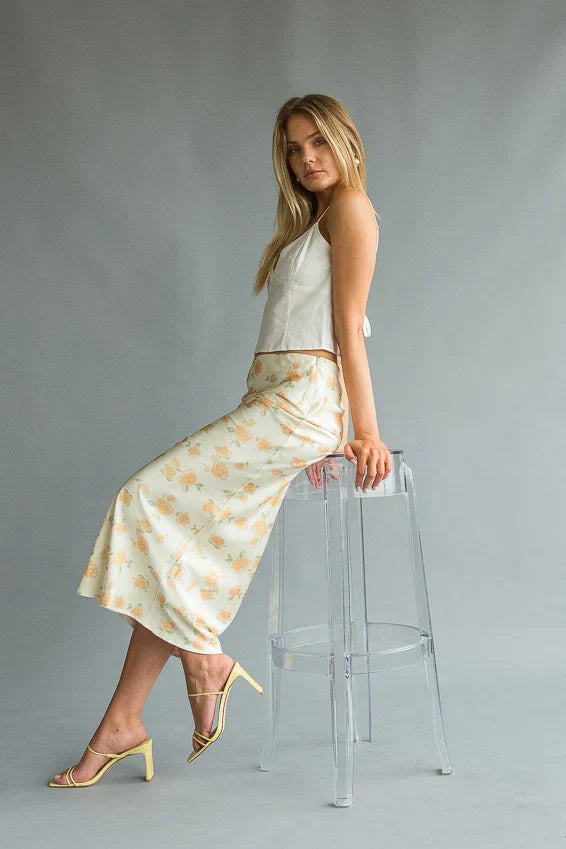 Jupe longue en satin fleuri Issa