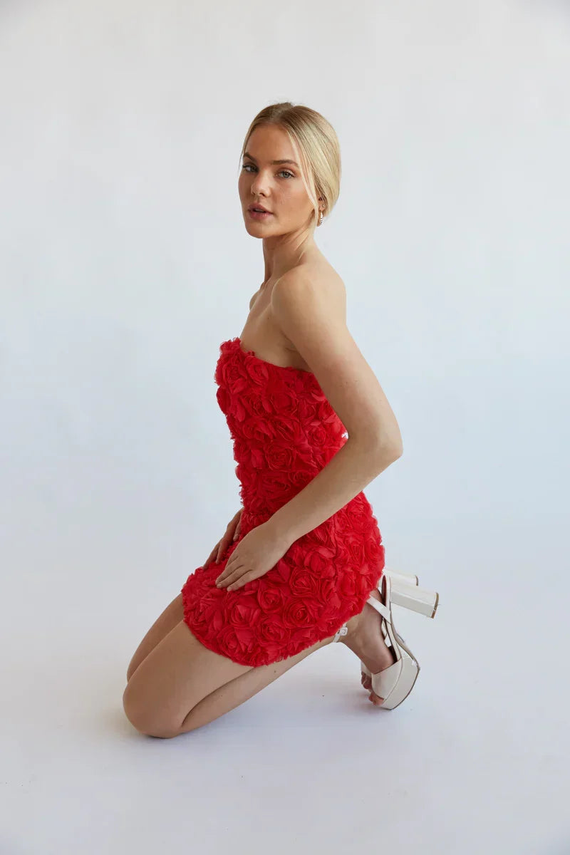 Mini-robe moulante Angelia sans bretelles rose