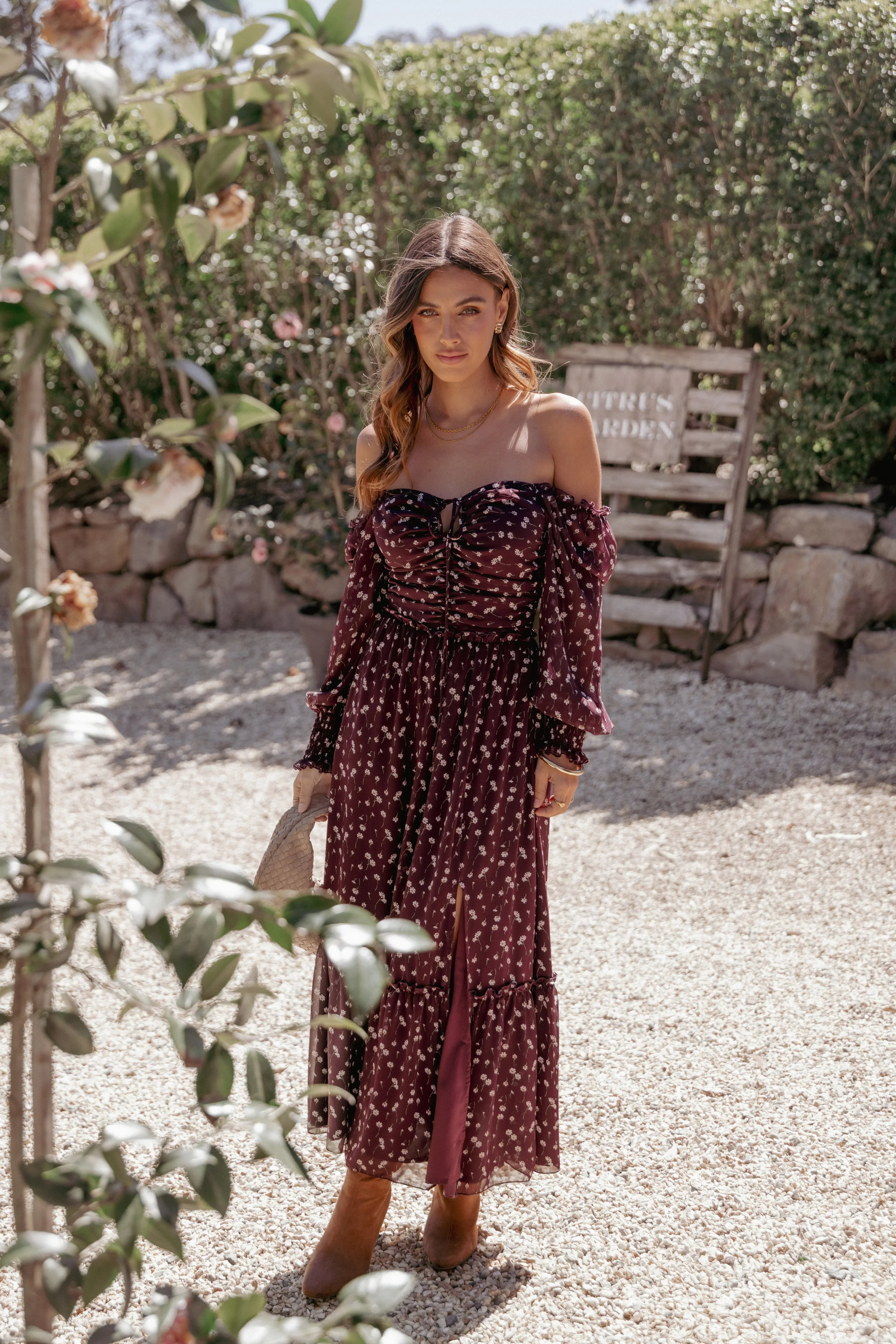 Robe longue Keziah à manches longues - Fleurie bordeaux