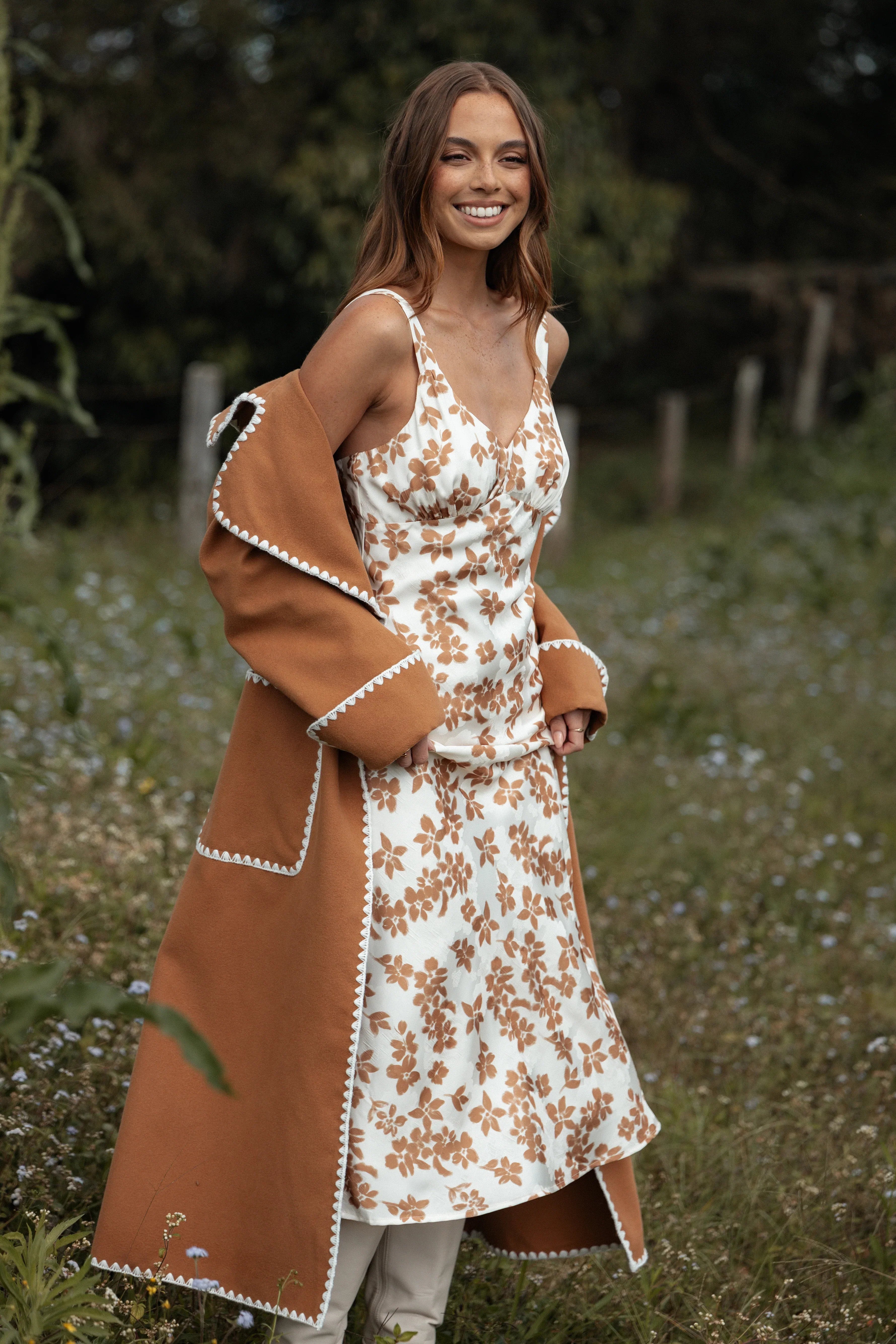 Robe midi Franny – Crème florale marron