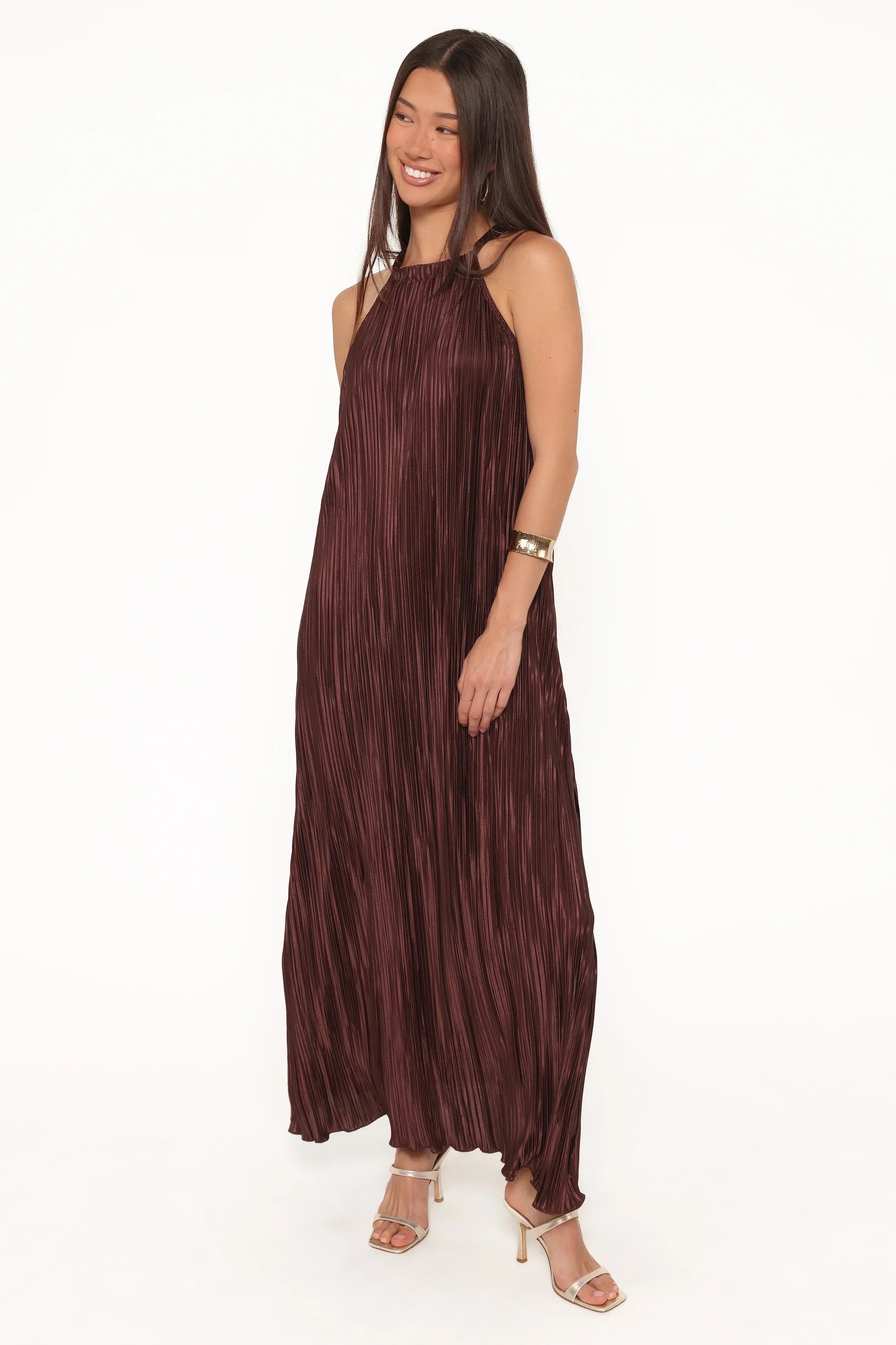 Robe longue Melody Plissée à encolure dos nu – Marron