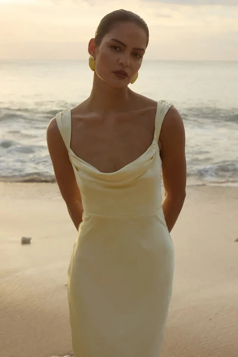 Robe longue en satin à col bénitier Margot