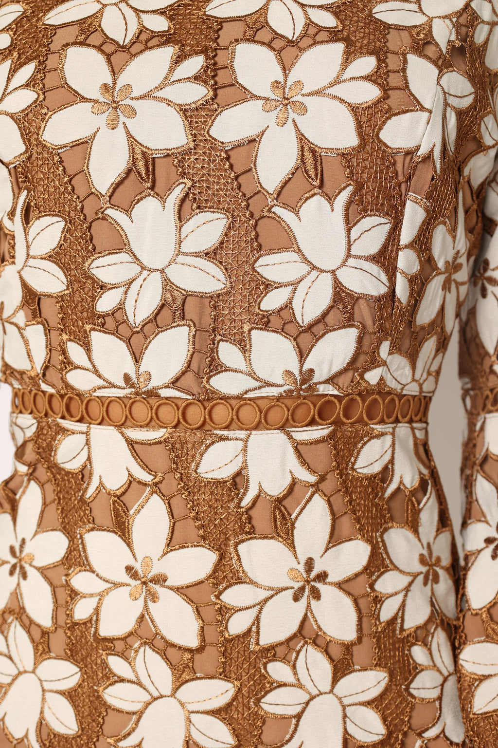 Robe longue en dentelle à manches longues Pierre - Mocha