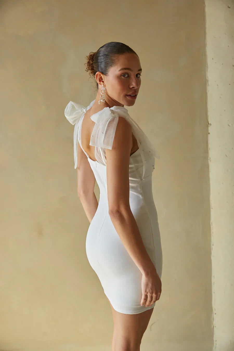 Mini-robe moulante Tabitha en maille perlée