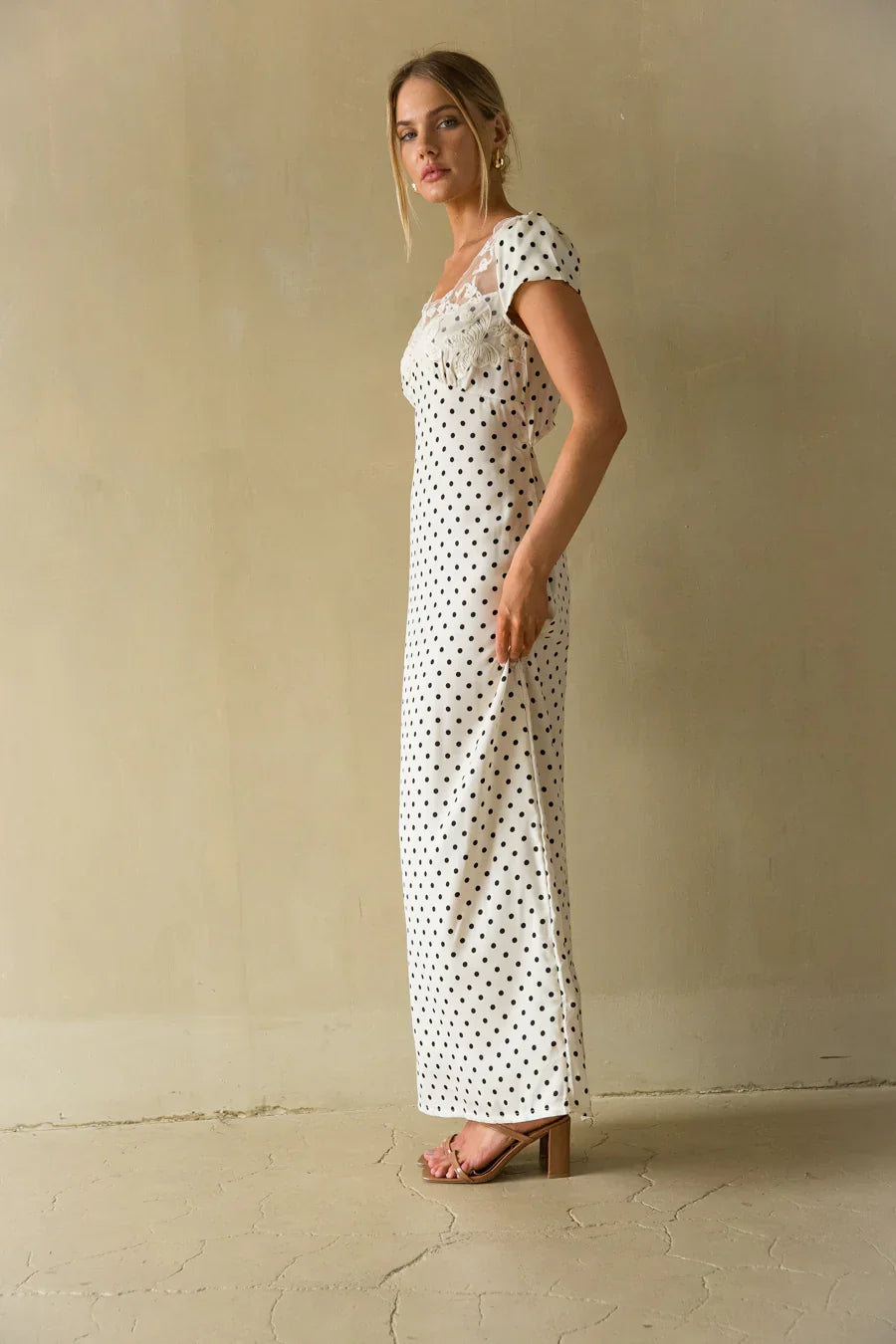 Robe longue Brandie à pois et dentelle