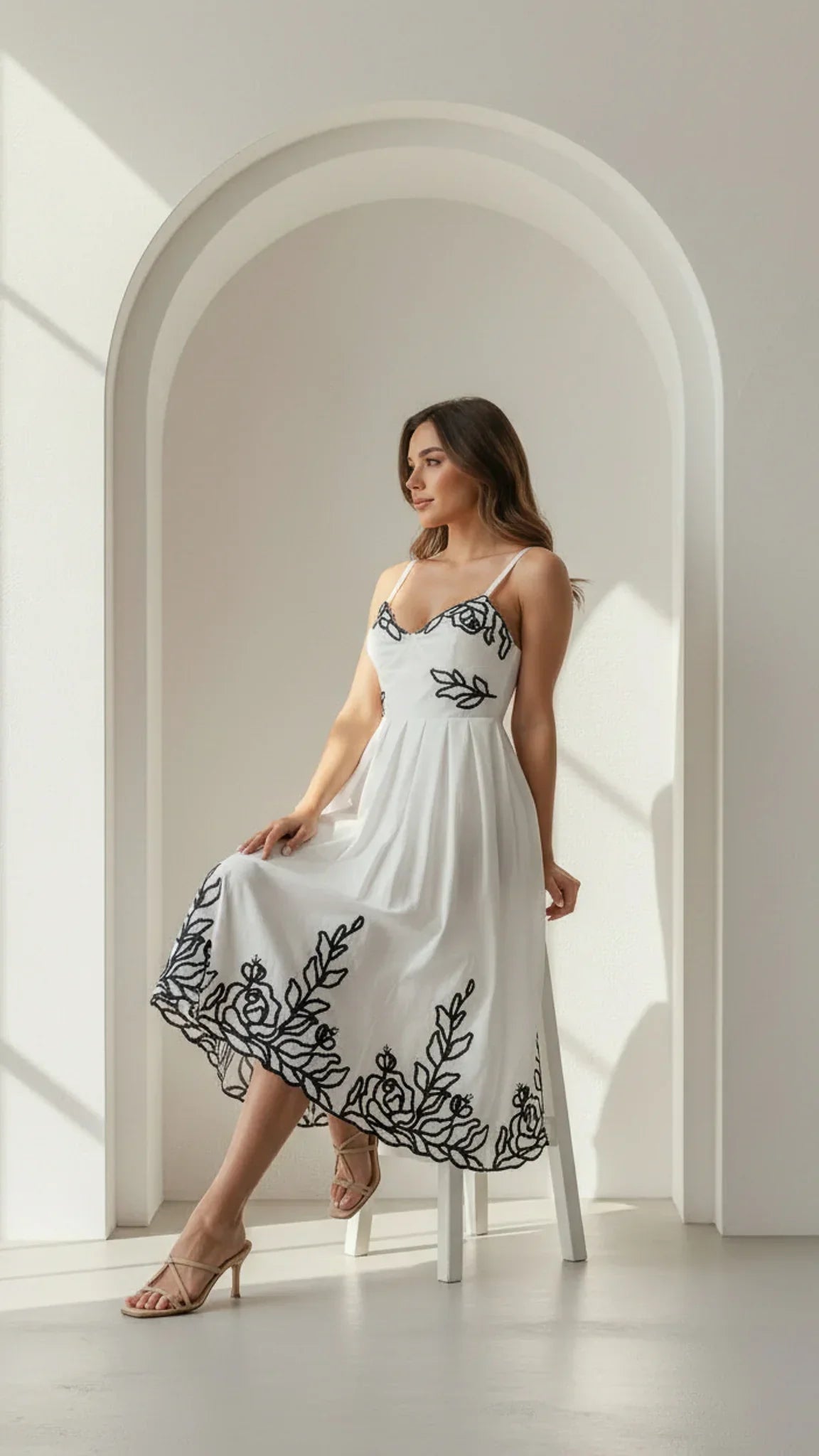 Robe midi brodée Elara
