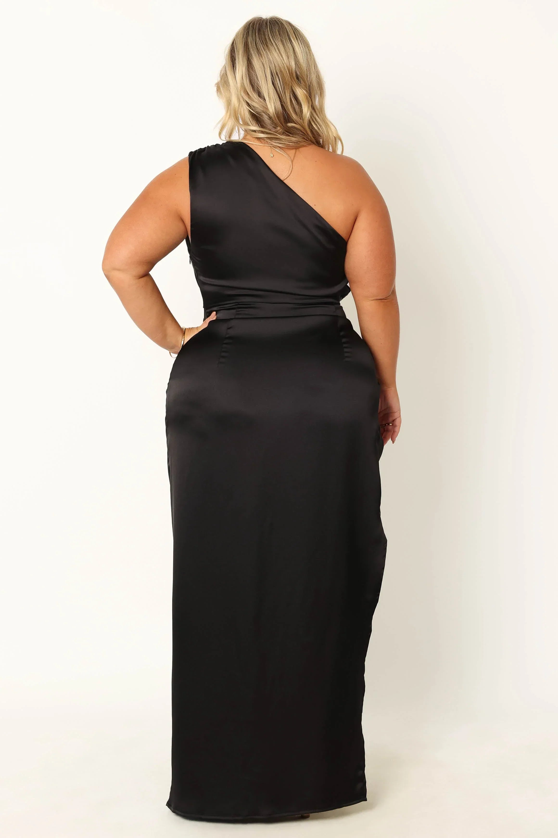 Robe longue Nadia à une épaule - Noir