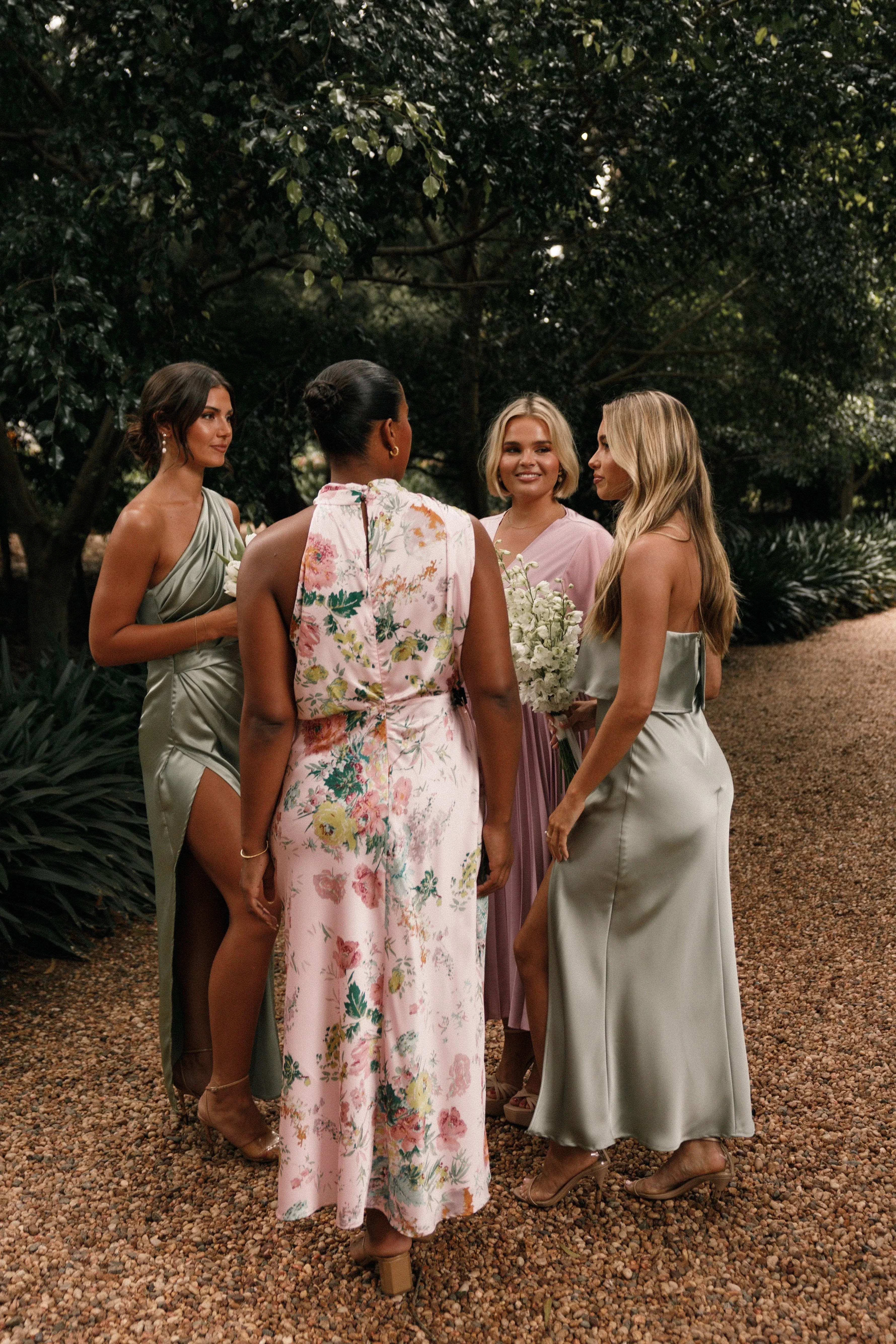 Robe midi Anabelle à encolure américaine - Imprimé fleuri rose