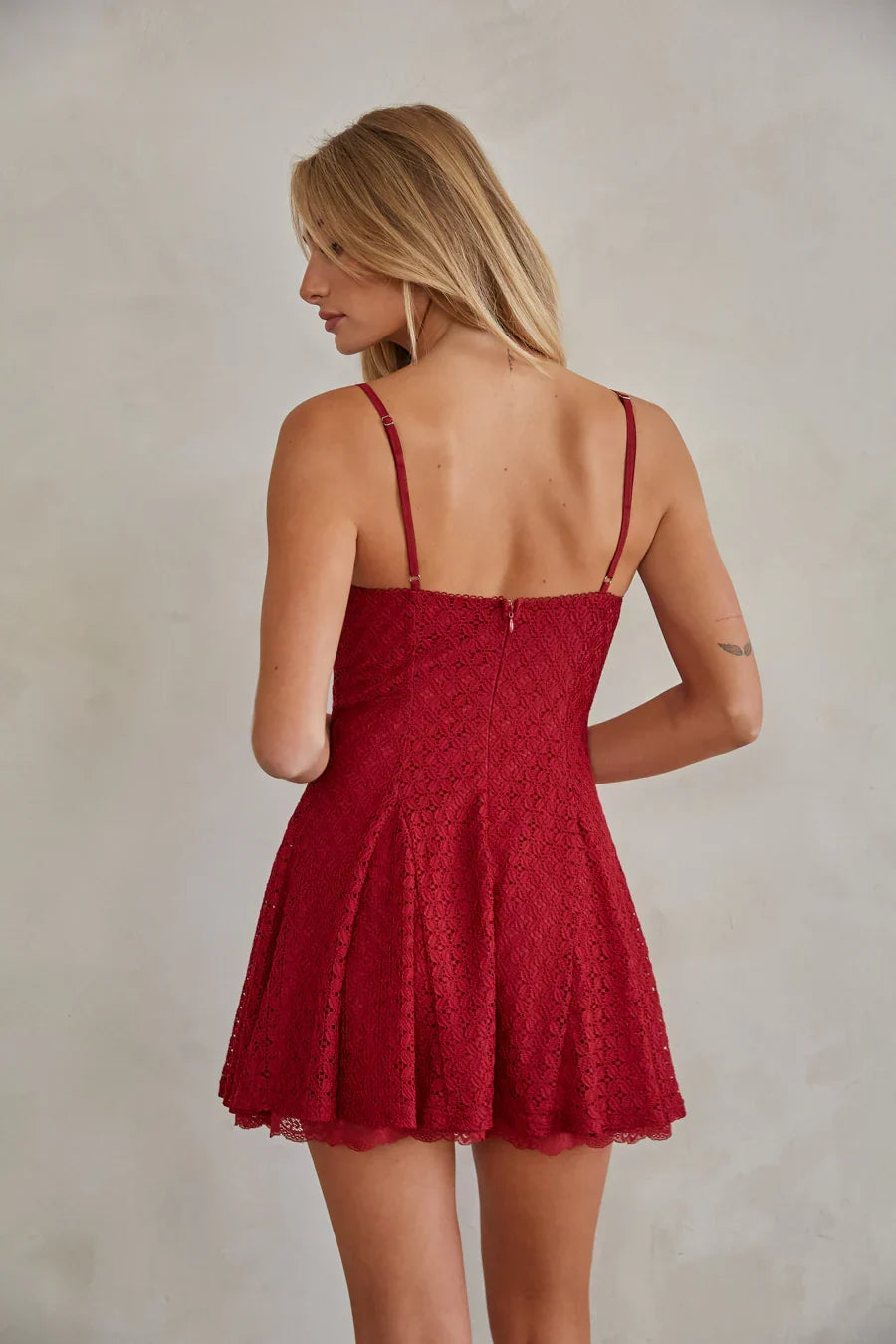 Mini-robe évasée en dentelle Betty