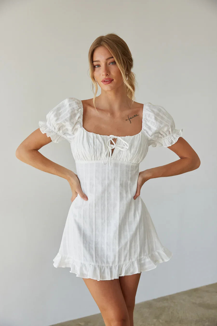 Mini-robe à manches bouffantes et vichy Clover