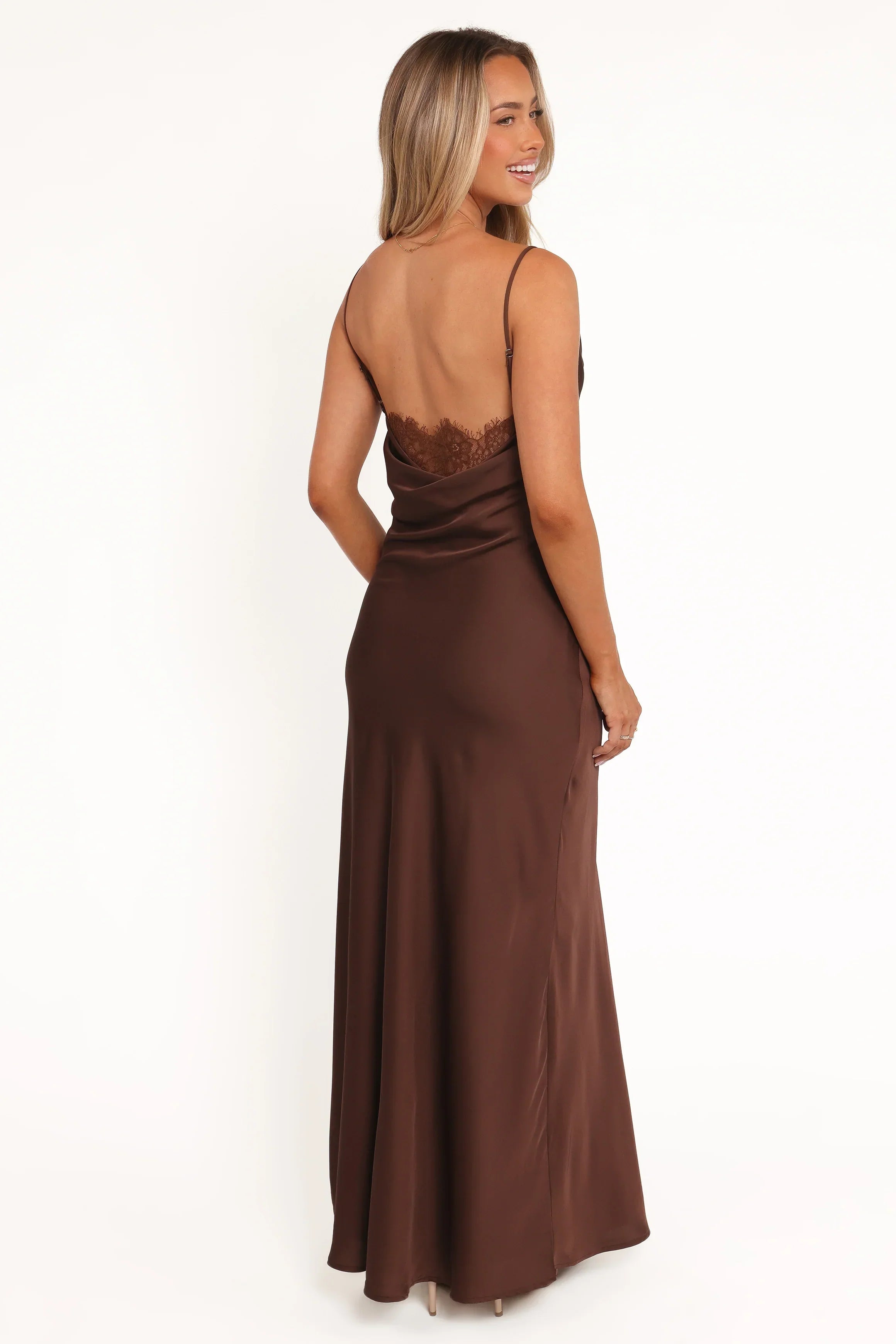 Robe longue Evana en dentelle - Marron