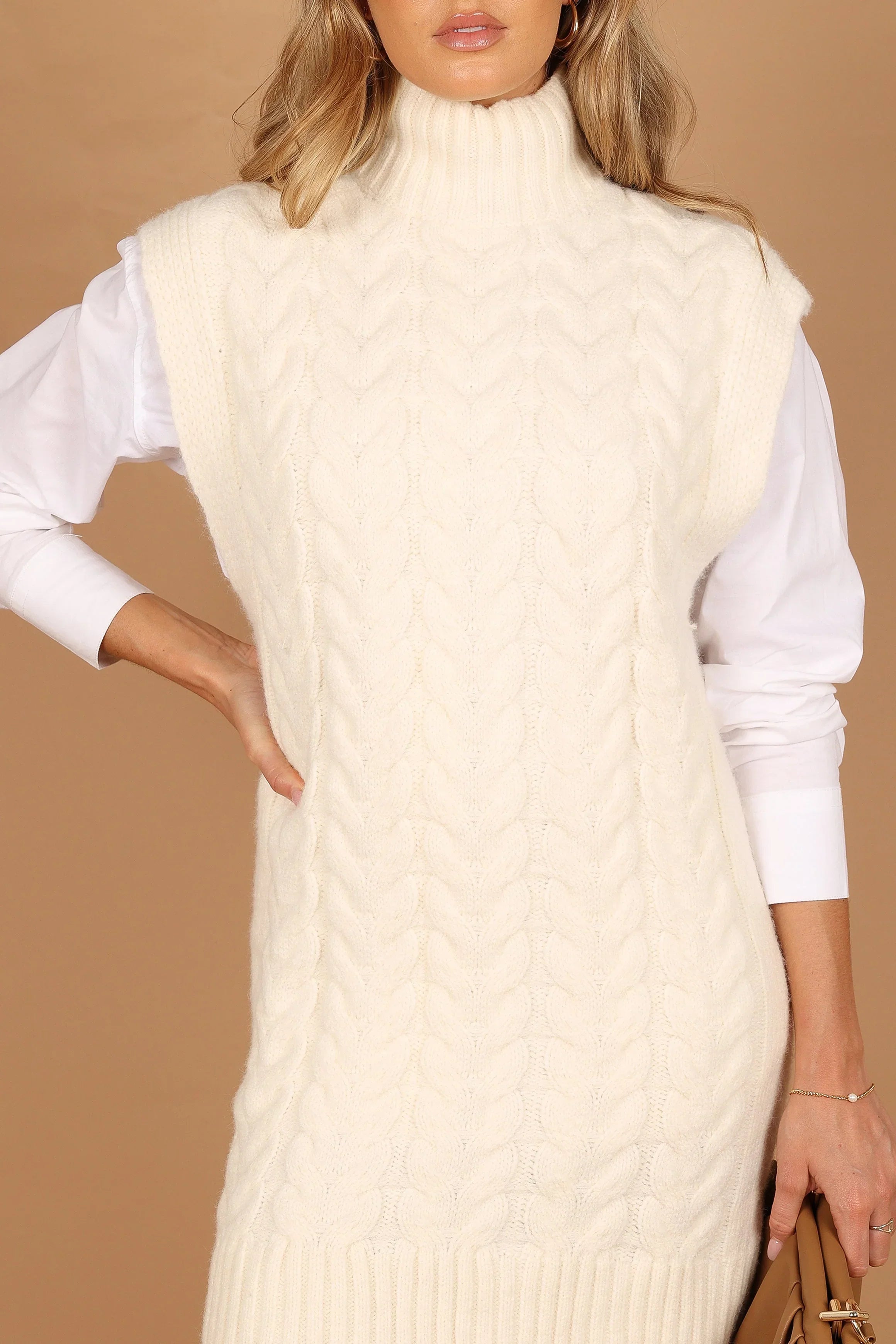 Mini-robe en maille sans manches à col roulé Cozette - Crème