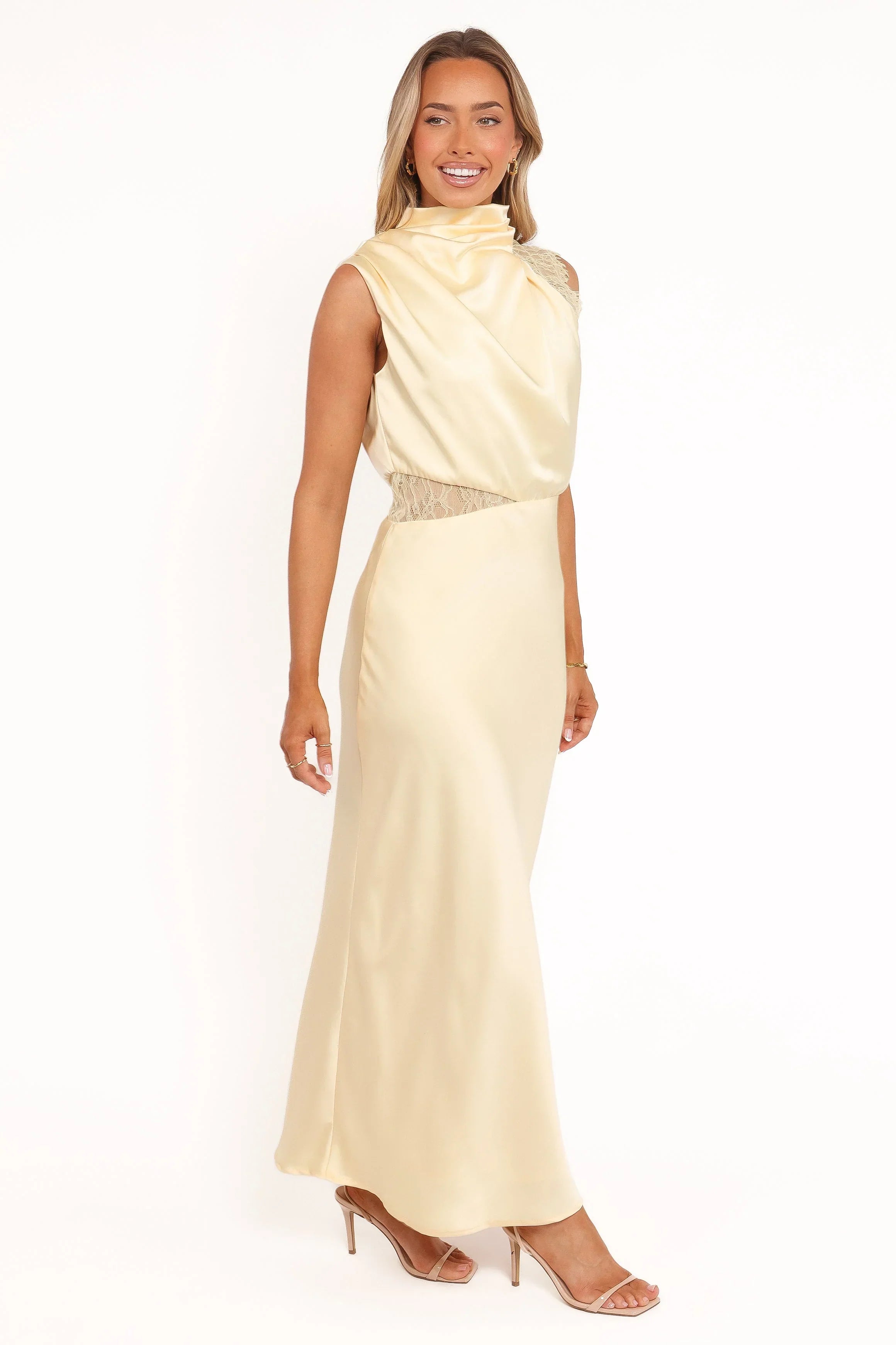Robe longue en dentelle à col montant Anabelle - Jaune beurre