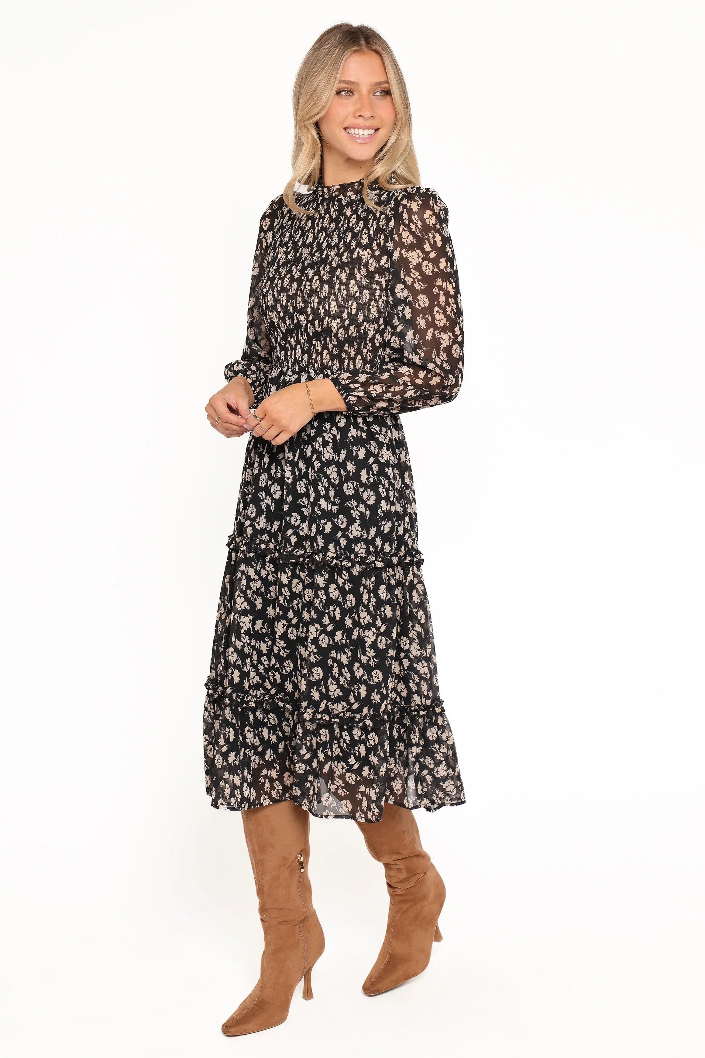 Robe mi-longue Edwina à manches longues froncées et volantées - Imprimé floral minuscule noir