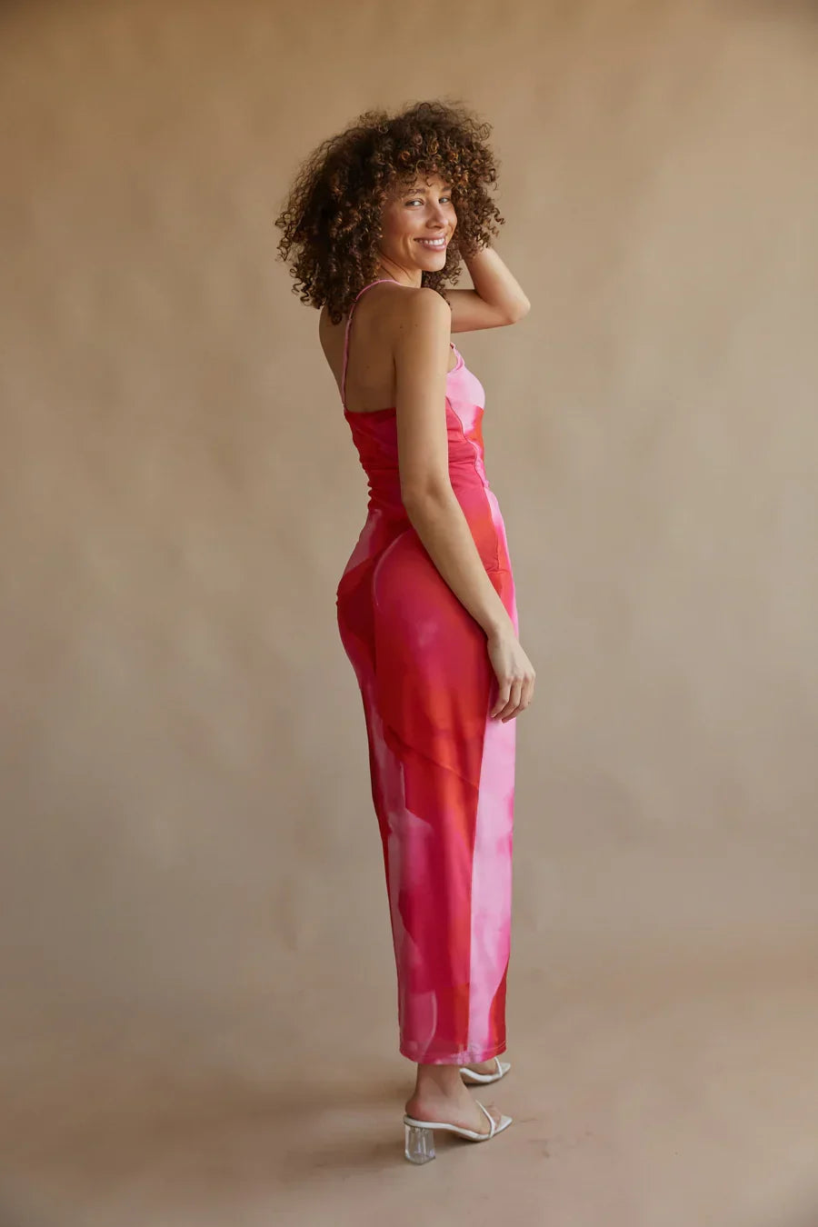 Robe longue Aurora à une épaule en maille