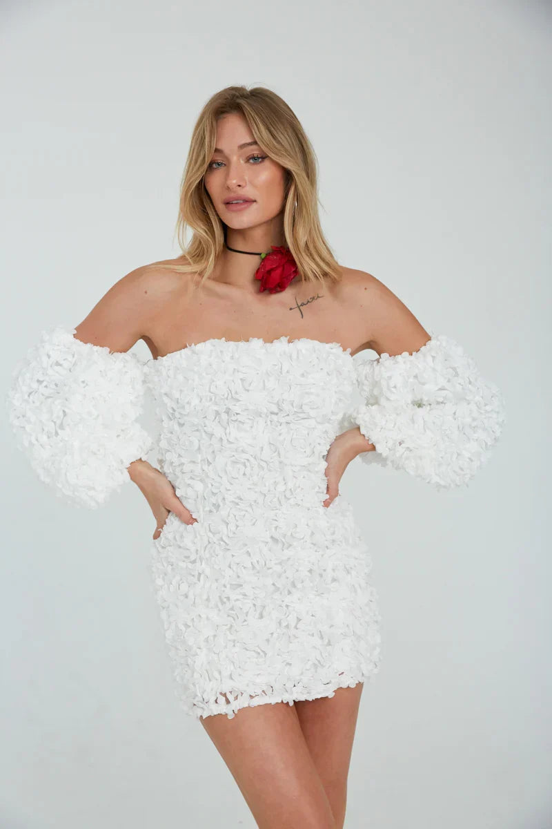 Robe Courte Maylie à Appliqués Floraux
