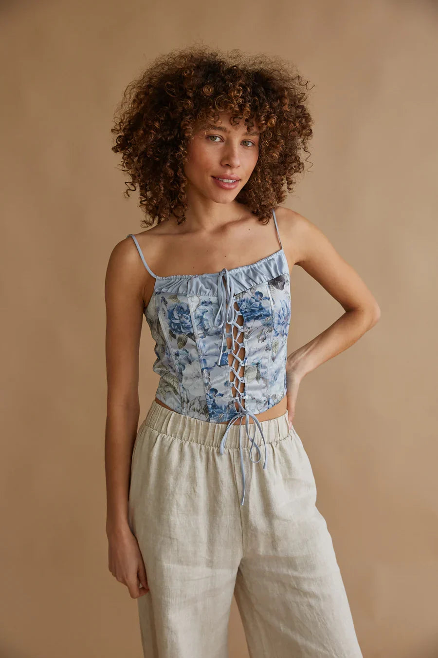 Top corset en satin à lacets Delphine à imprimé floral