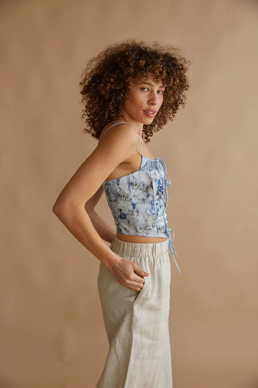 Top corset en satin à lacets Delphine à imprimé floral