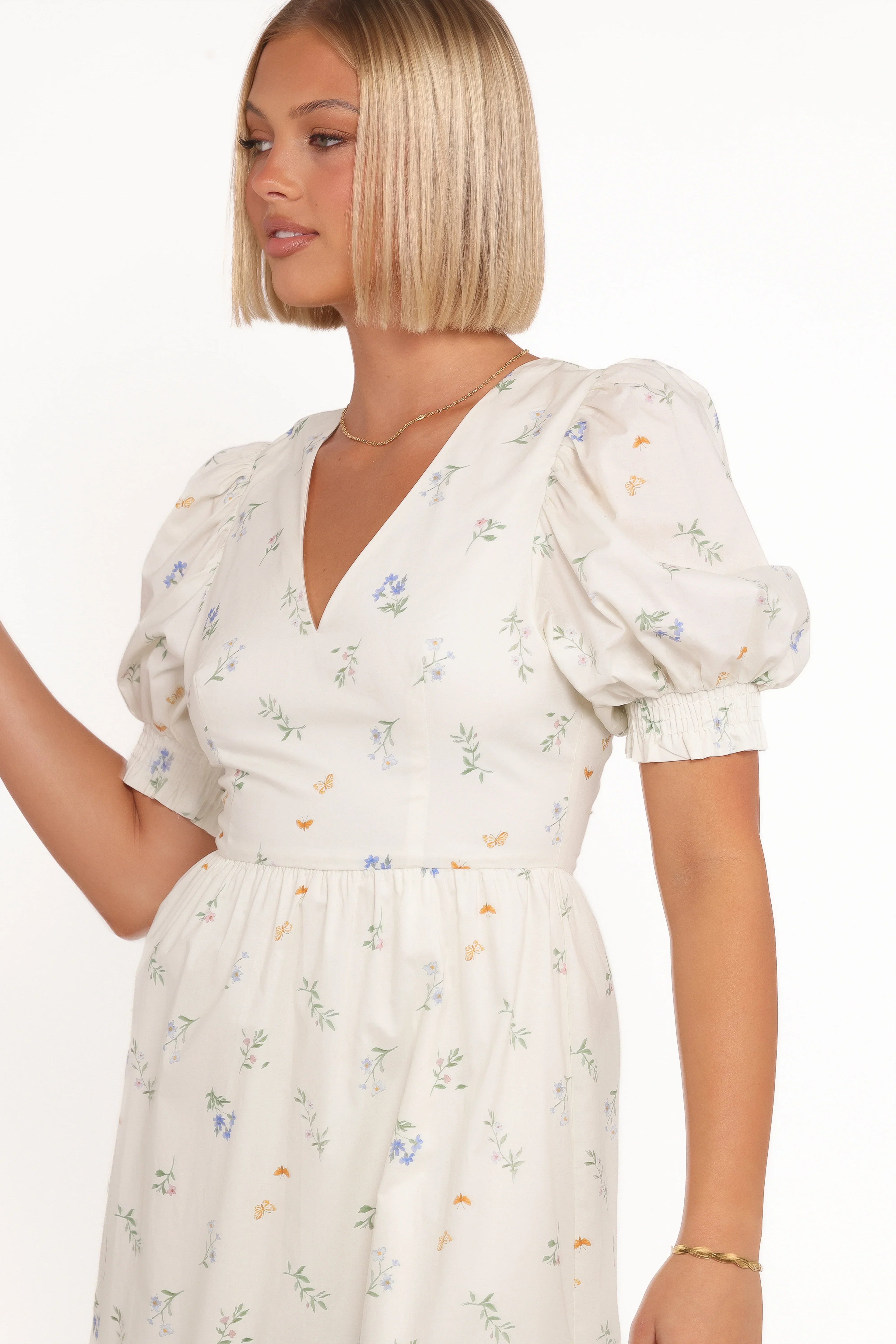 Robe mi-longue Steele à manches bouffantes – Motif floral