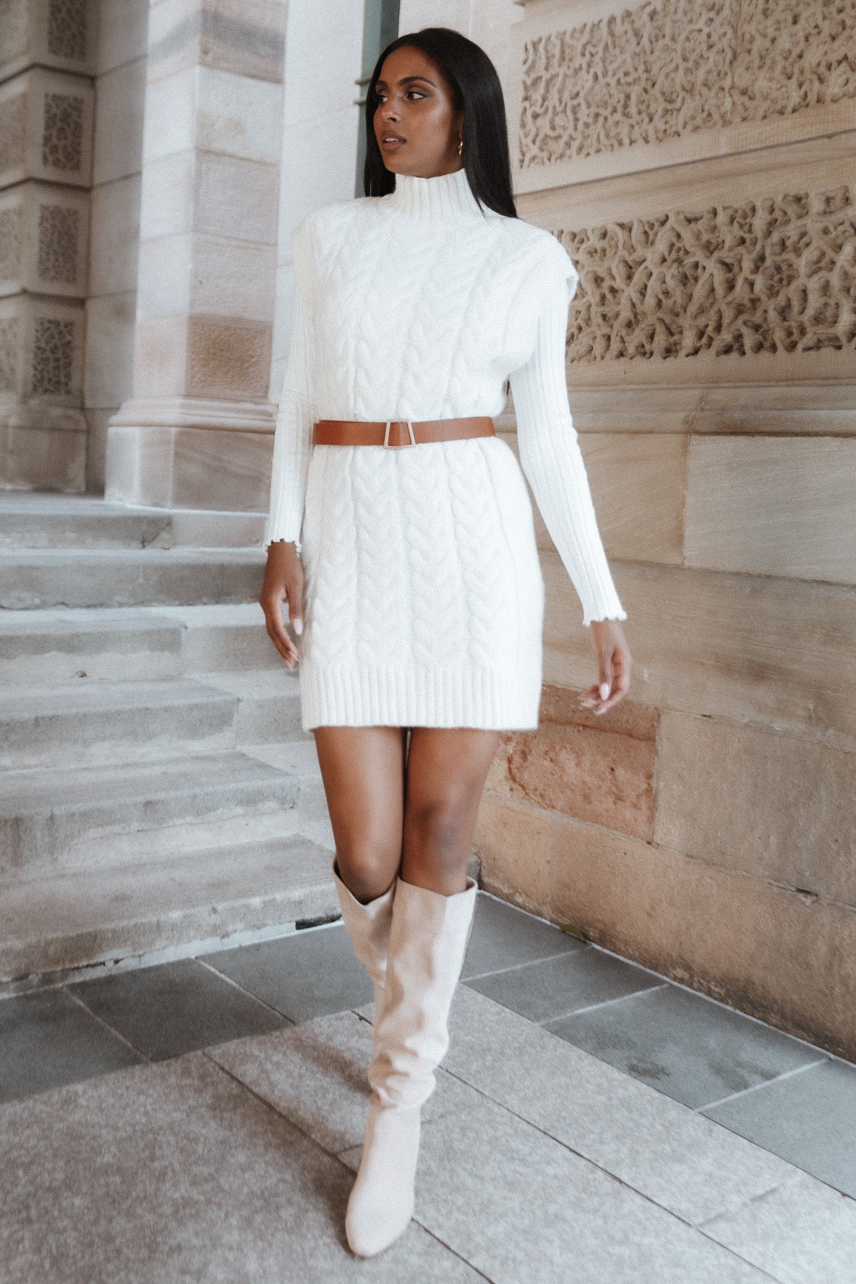 Mini-robe en maille sans manches à col roulé Cozette - Crème