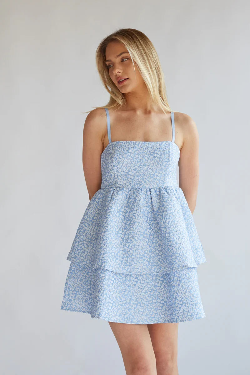 Mini-robe babydoll étagée en jacquard fleuri Eileen