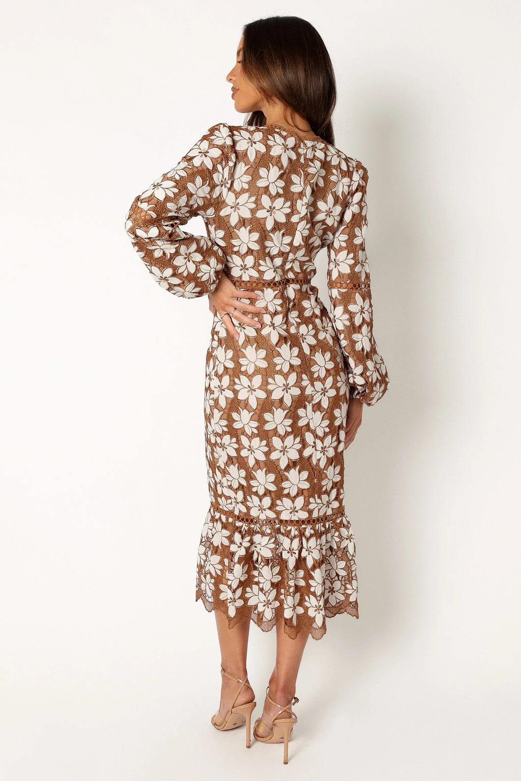 Robe longue en dentelle à manches longues Pierre - Mocha