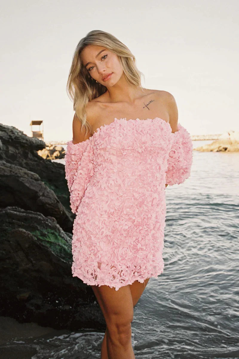 Robe Courte Maylie à Appliqués Floraux