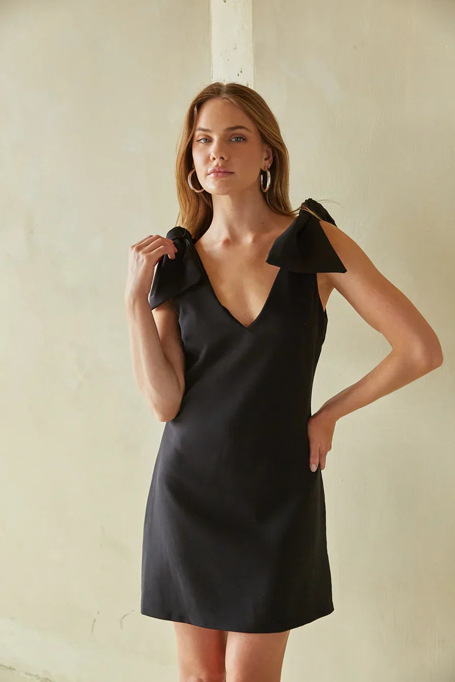 Robe courte Audrey à nœud aux bretelles