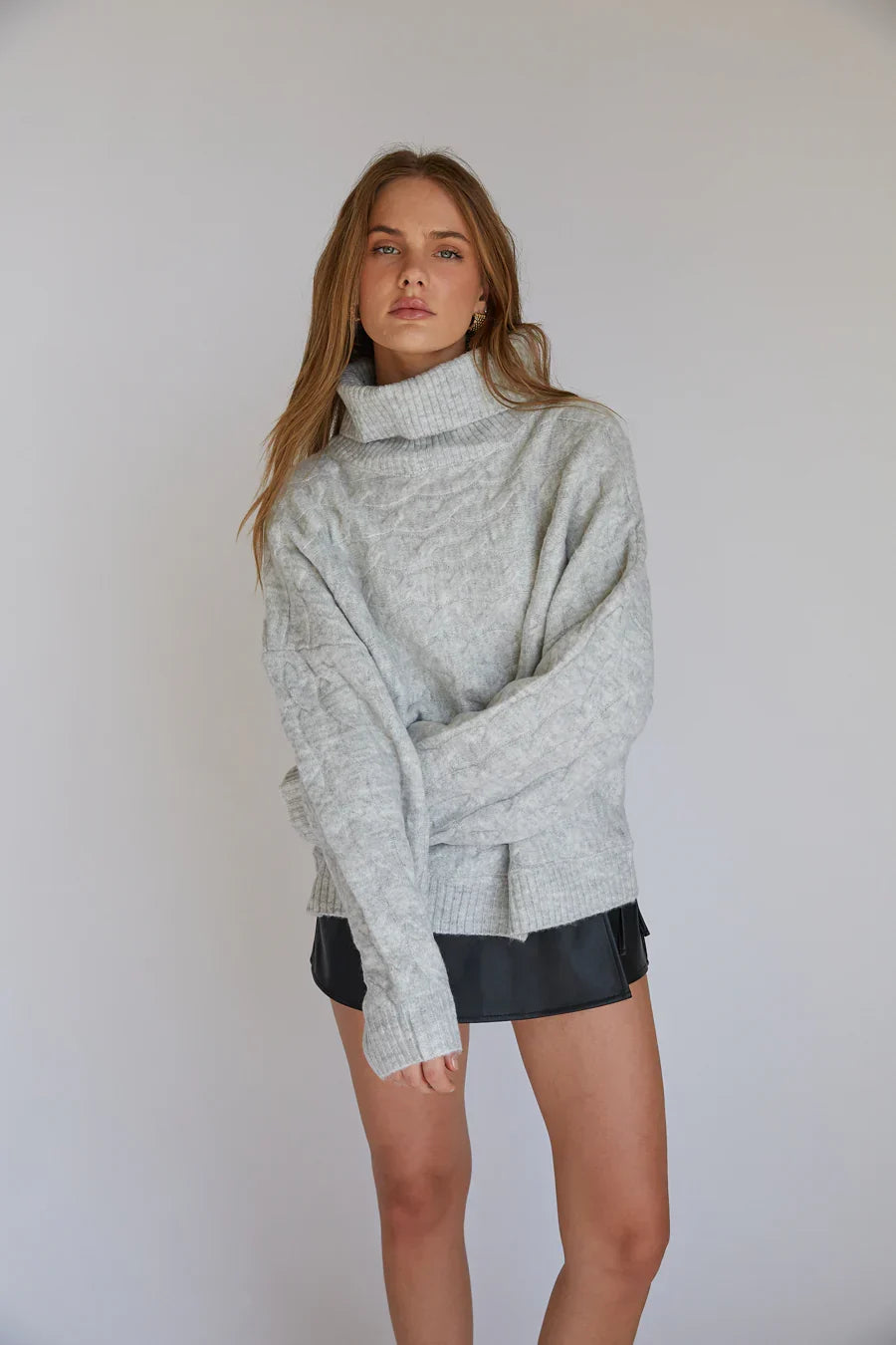 Pull col roulé en tricot torsadé August