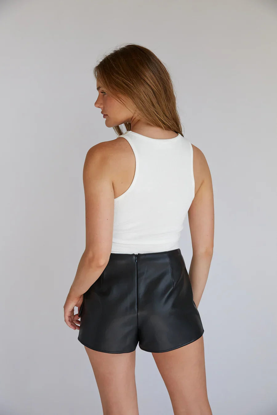 Jupe-short portefeuille Lolita en similicuir