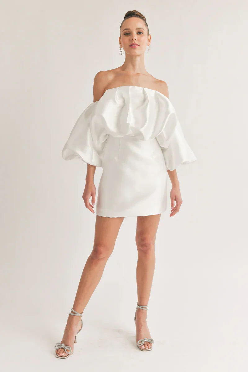Robe Courte Theresa à Manches Bouffantes et Épaules Dénudées