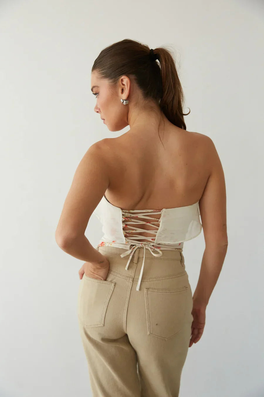 Haut corset en satin à fleurs Alice Ruffle