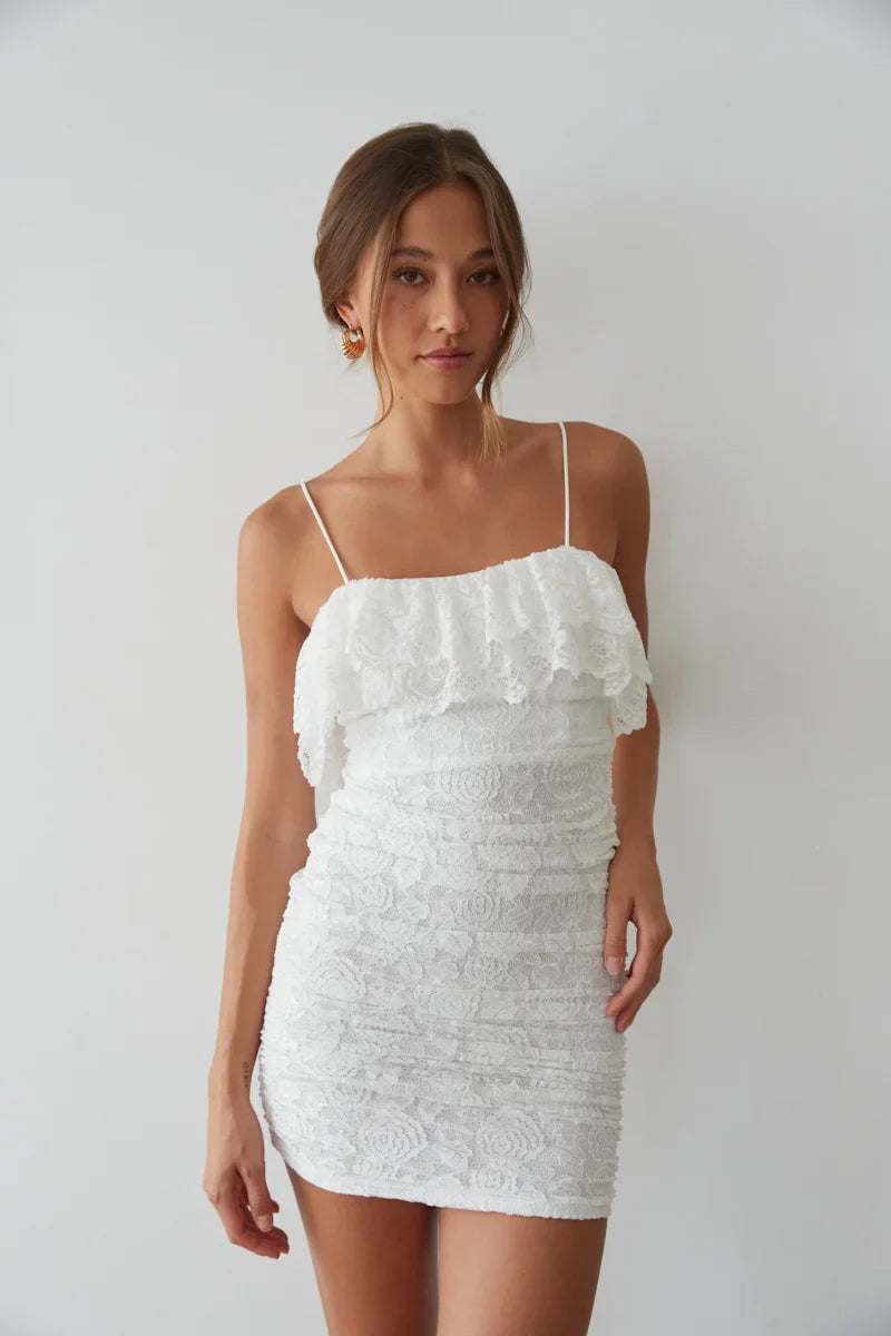 Mini-robe moulante Devyn Lace à volants