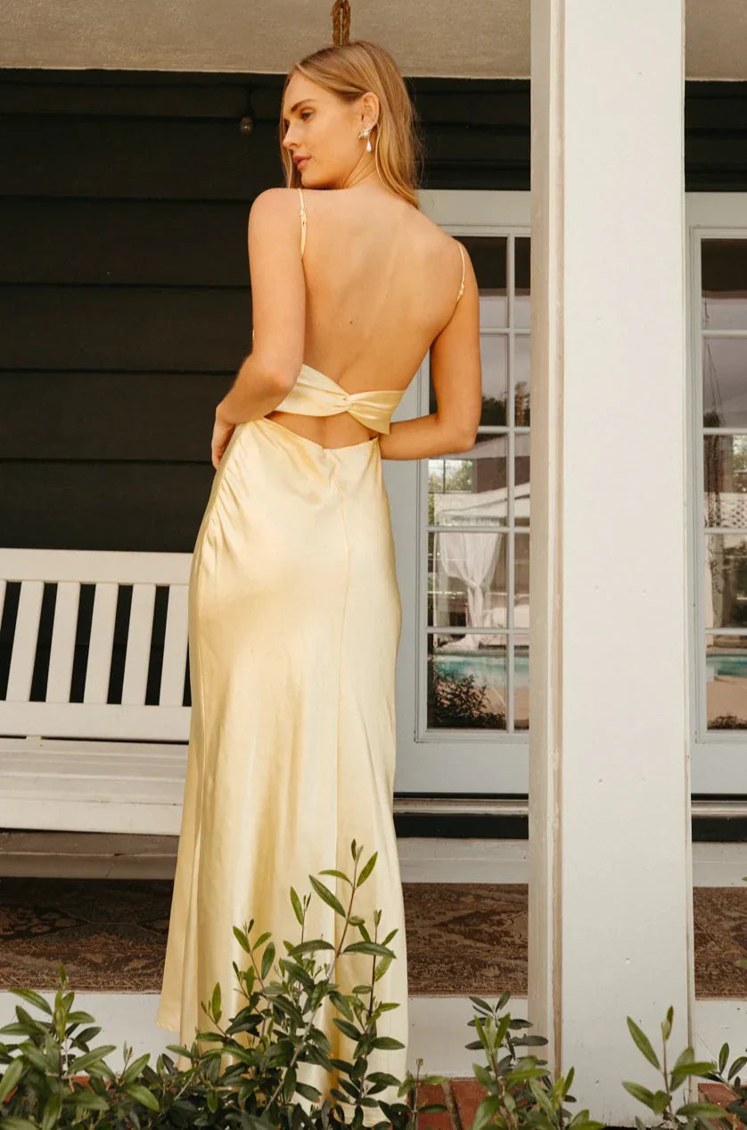 Robe longue en satin à dos ouvert Andie