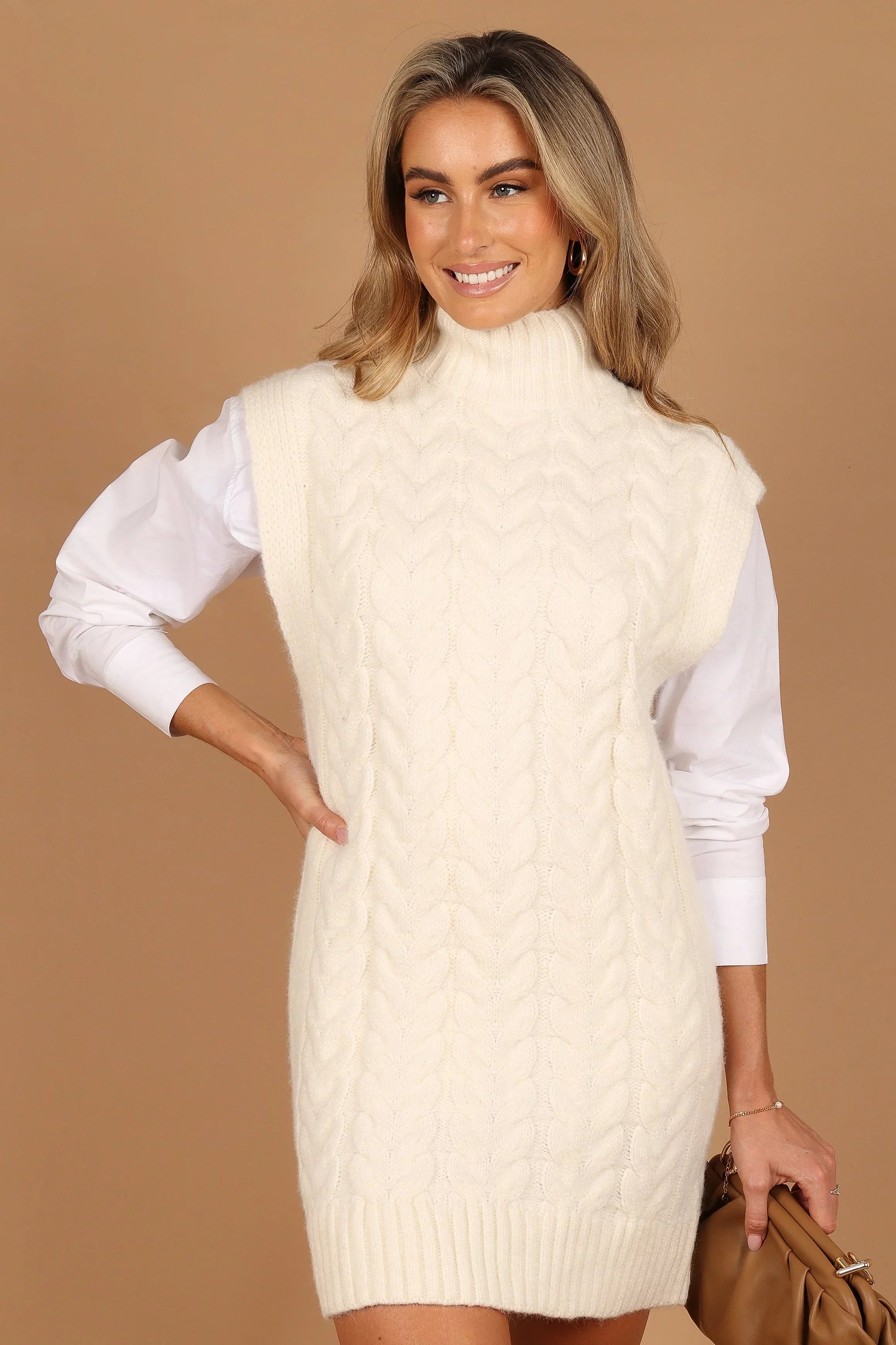 Mini-robe en maille sans manches à col roulé Cozette - Crème