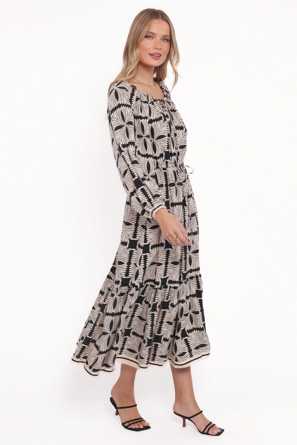 Robe midi asymétrique Faris – Imprimé géométrique noir