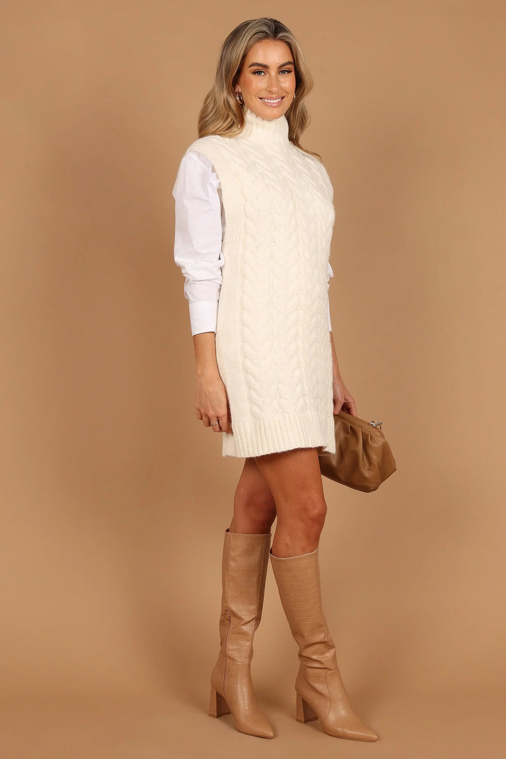 Mini-robe en maille sans manches à col roulé Cozette - Crème
