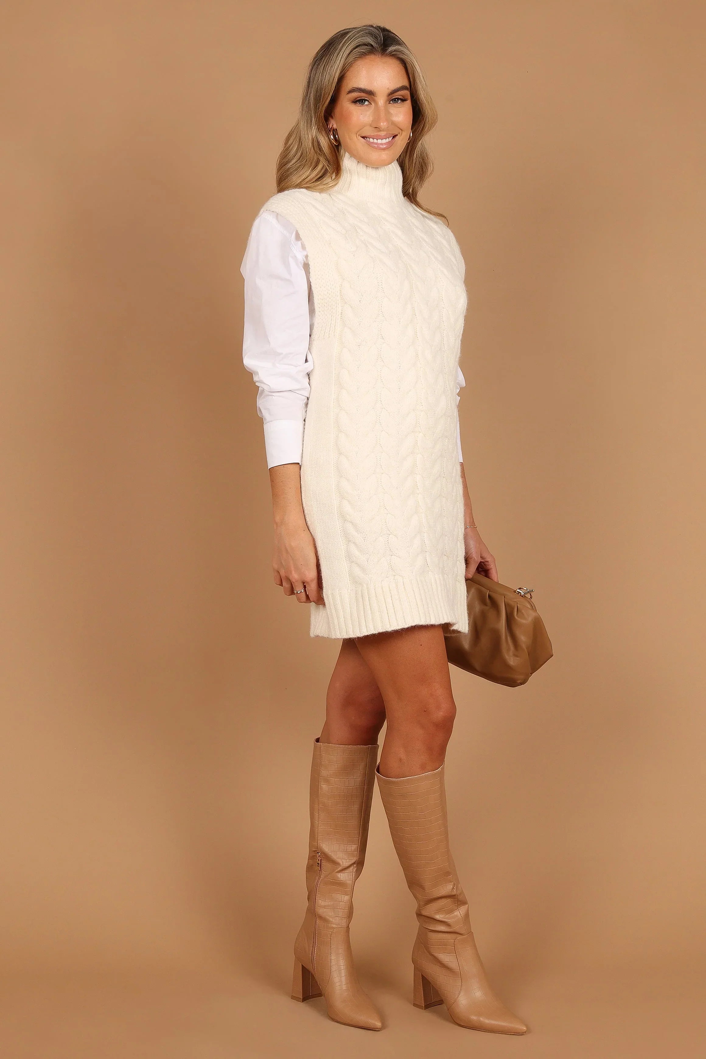 Mini-robe en maille sans manches à col roulé Cozette - Crème